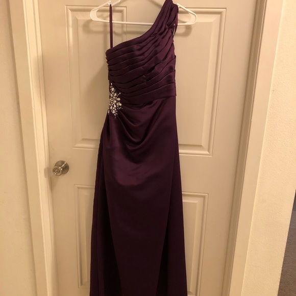 Plum Mari Lee bridesmaid dress size 4 - Picture 1 of 8